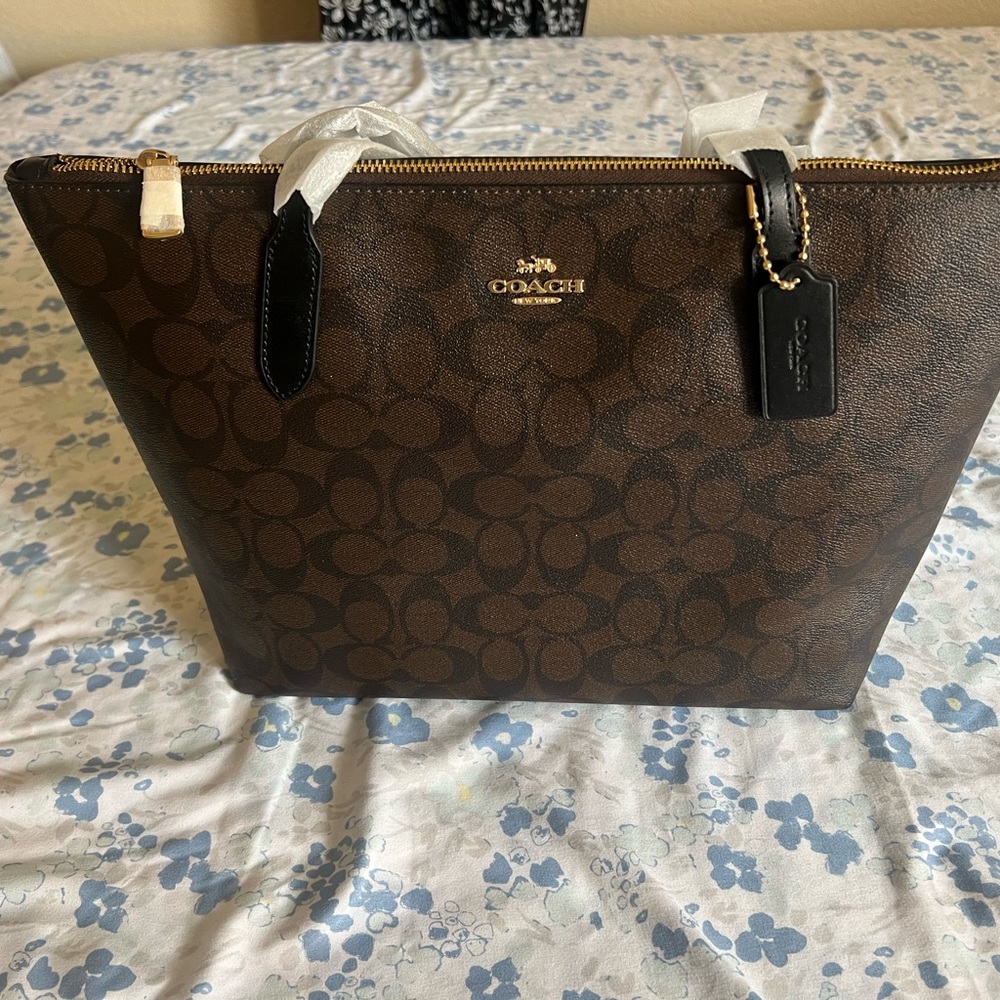 Coach brand new brown shoulder bag